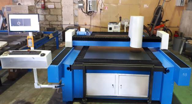 Лазерный станок для резки металла с ЧПУ Лазерный станок для резки металла с ЧПУ